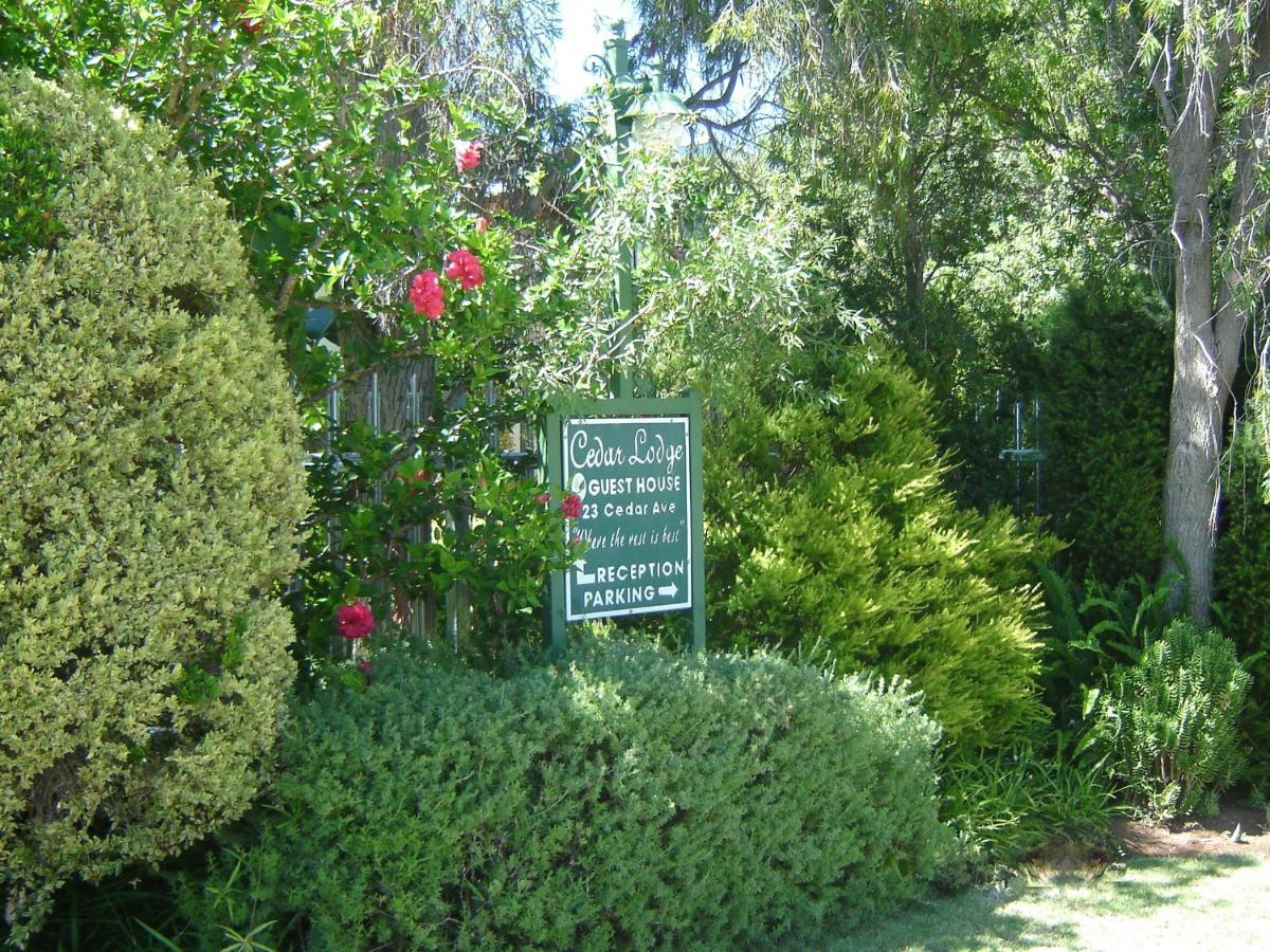Cedar Lodge Guest House โรเบิร์ตสัน ภายนอก รูปภาพ